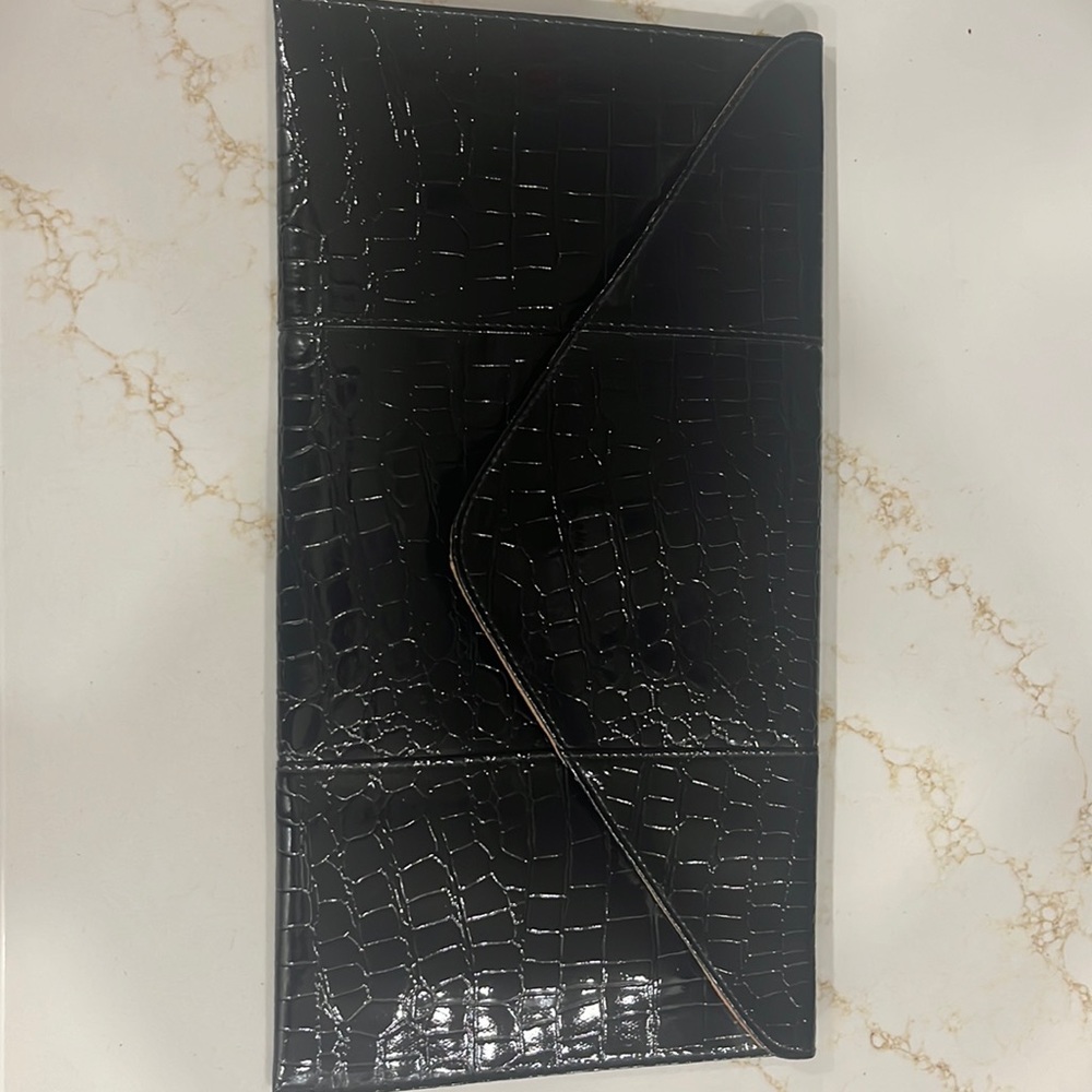 Skinny clutch  , like mail Leaser